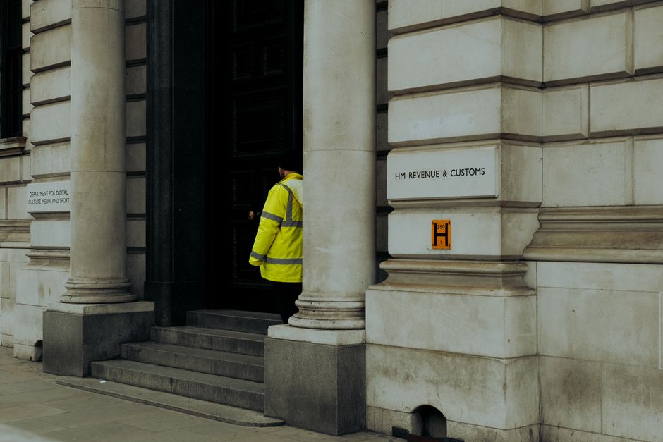 You are currently viewing How to Deal With an HMRC Investigation